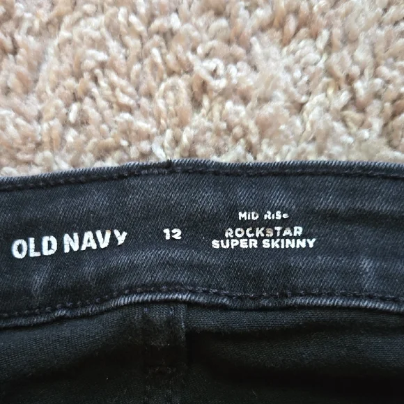 Old Navy Black Mid-Rise Jeans - Picture 2 of 4